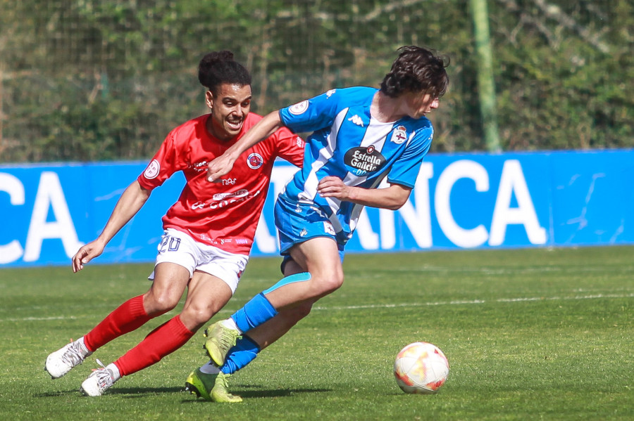 El Fabril empata ante el Ourense en un partido con dos expulsados y un penalti fallado