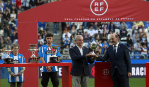 El Depor recibe la Copa España 1912, su séptimo título