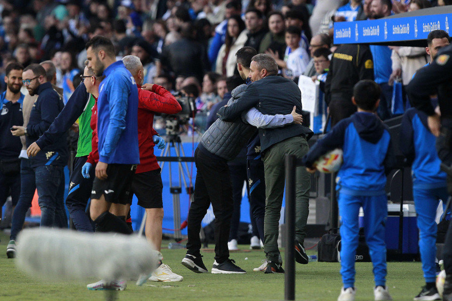 El Depor completó ante el Fuenlabrada su primera remontada con Cano en el banquillo