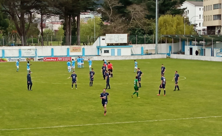 Vital triunfo del Silva en Viveiro con doblete de Álex Lorenzo