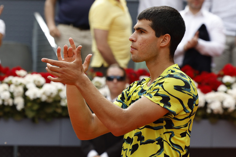 Alcaraz, en modo campeón, se deshace de Zverev