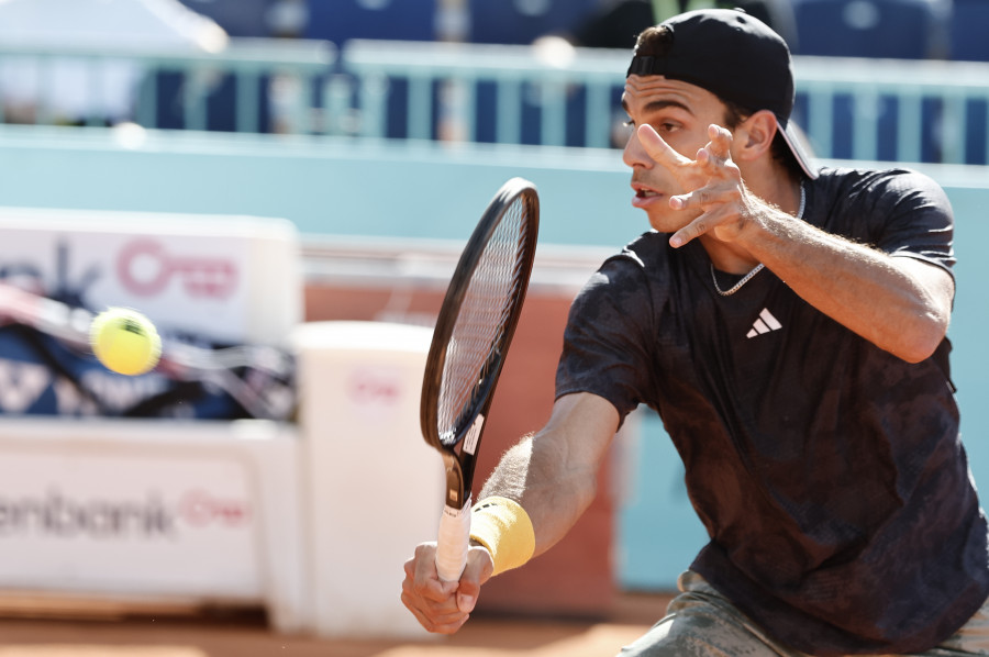 El argentino Cerúndolo pasa a tercera ronda con remontada