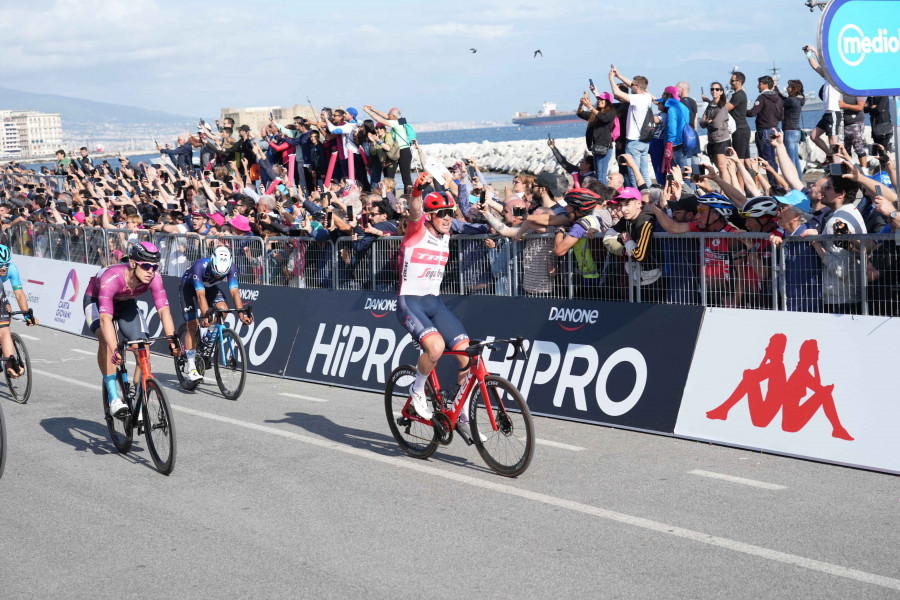 El covid sigue azotando al Giro, ya van 19 retirados por el virus