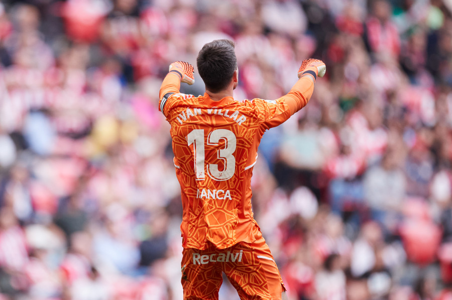 Iván Villar da al Celta un punto que puede valer una permanencia