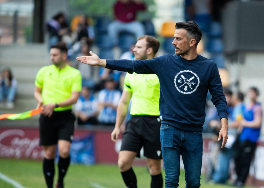 El técnico afirma que "independientemente del rival y de jugar en casa o fuera, el Depor tiene que recuperar la categoría profesional"