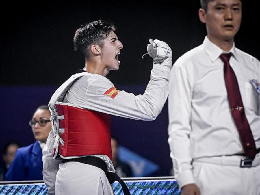 Adrián Vicente logra la primera medalla española en Bakú