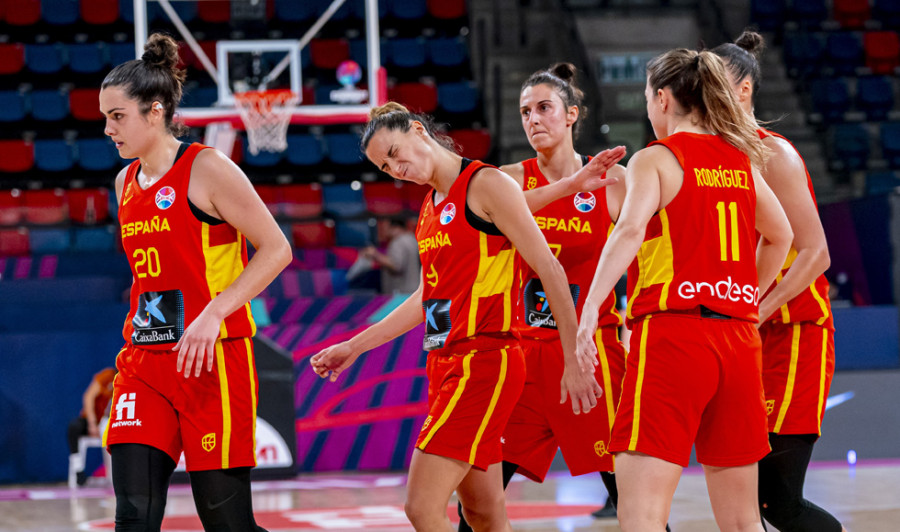 España cae en su debut ante una intensa Letonia