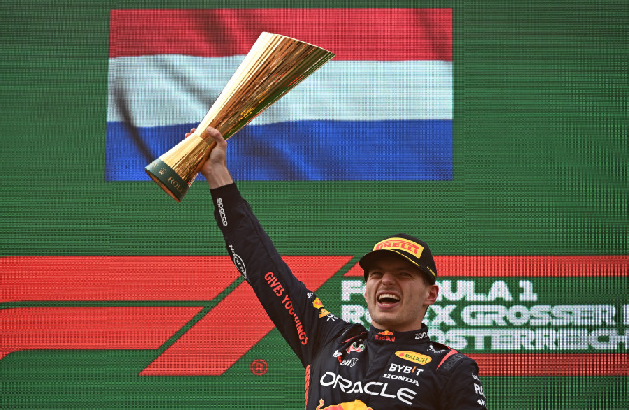 Verstappen es más líder del Mundial al ganar también en Austria, donde Checo fue tercero