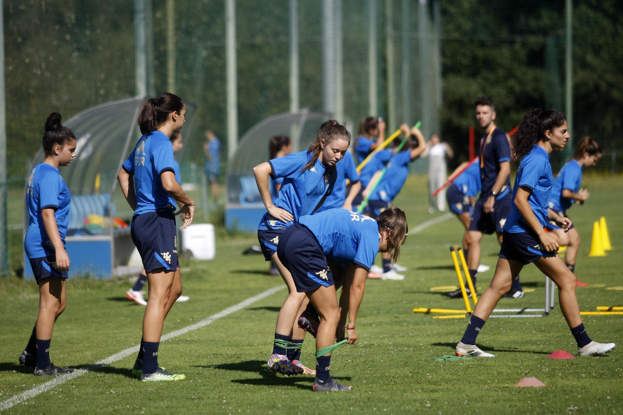 Irene Ferreras cita a cinco jugadoras del filial para la pretemporada