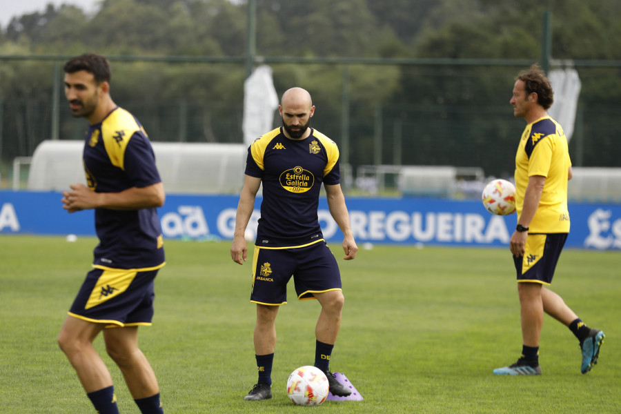 La defensa más veterana del Depor desde la retirada de Manuel Pablo