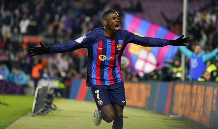 Dembelé vuelve a Barcelona mientras se resuelve su salida