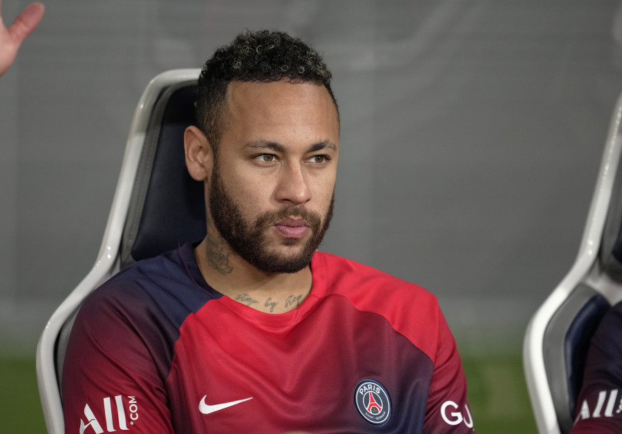 Neymar comunica al PSG su deseo de salir del club este verano