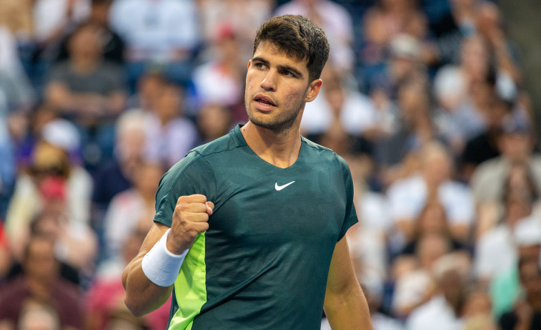 Alcaraz debuta ganando en dos sets en el Abierto de Canadá