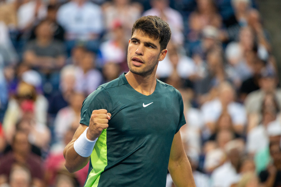 Alcaraz debuta ganando en dos sets en el Abierto de Canadá