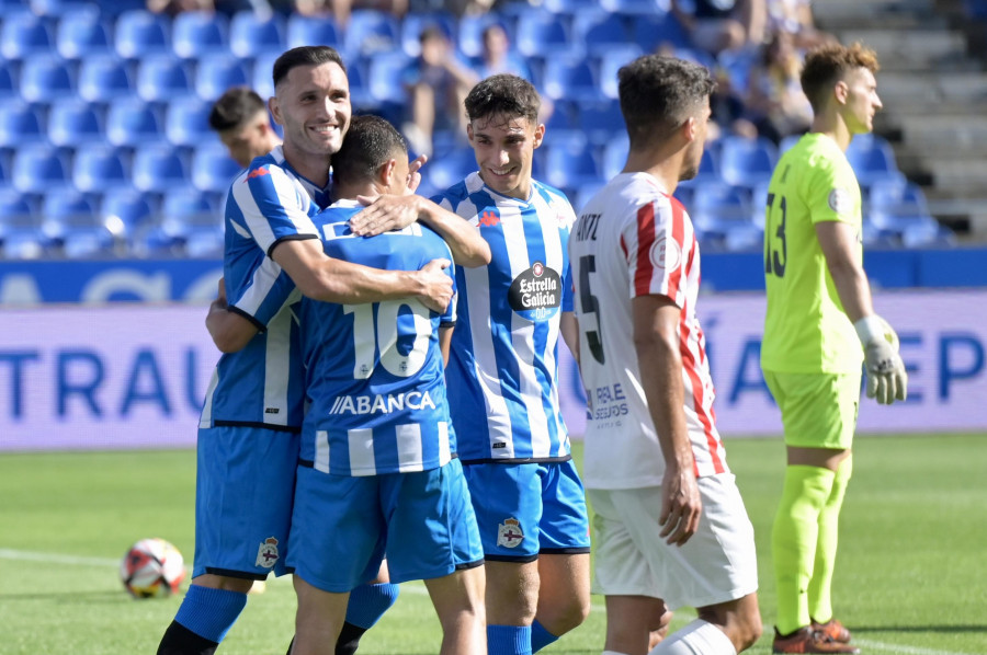 La pretemporada deja un once bastante definido para el estreno liguero del Depor