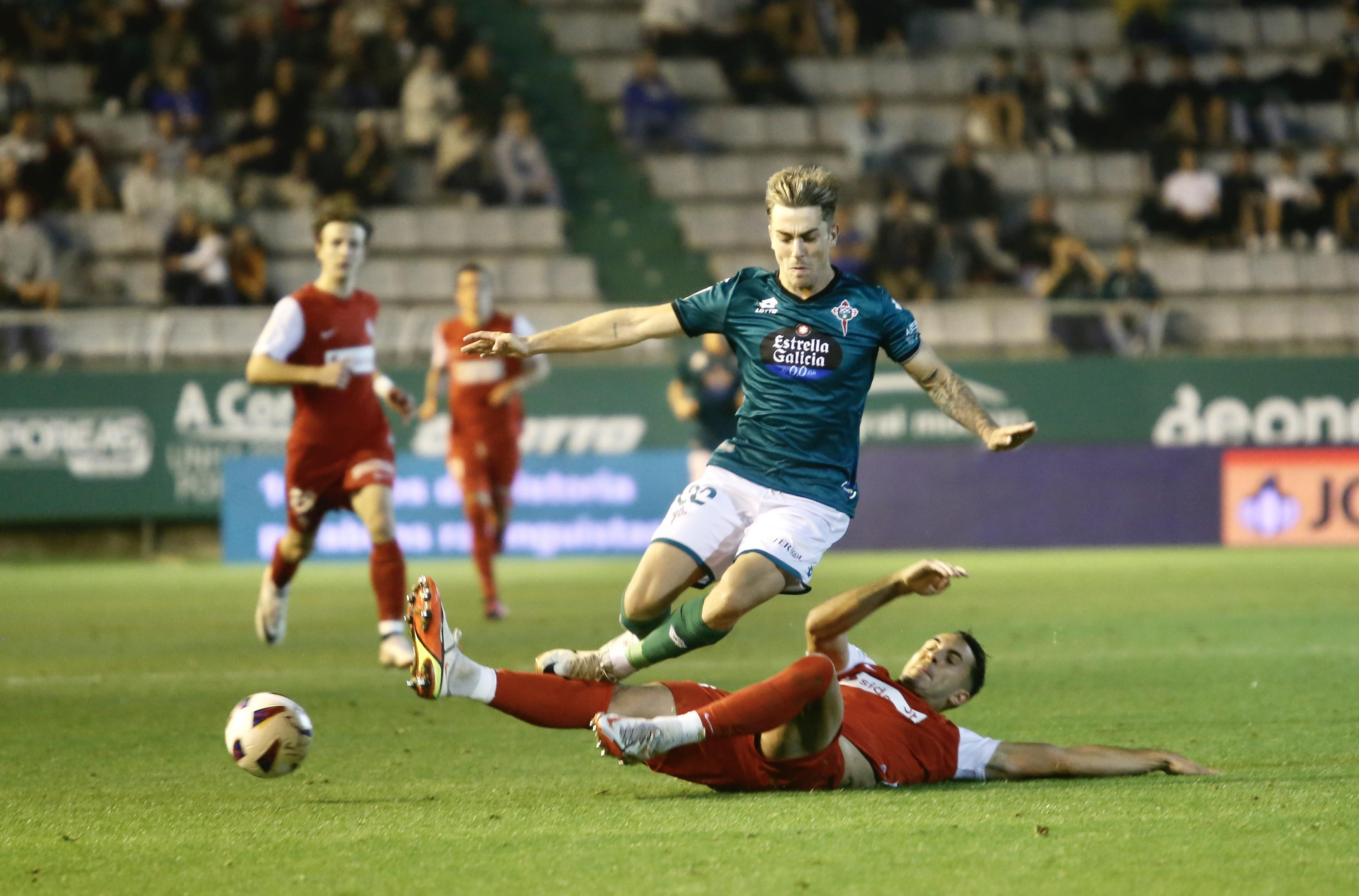 El Racing De Ferrol Festeja Su Cumpleaños Ganando Al Amorebieta (1-0)