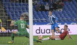 El Depor regala a Riazor su primera victoria del curso (1-0)