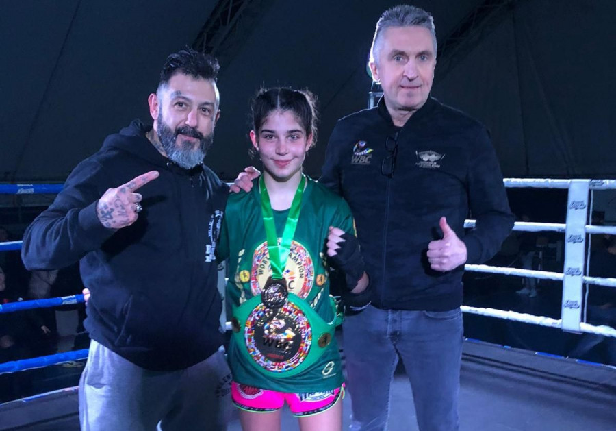 Alicia Chamorro logra el título mundial en MuayThai