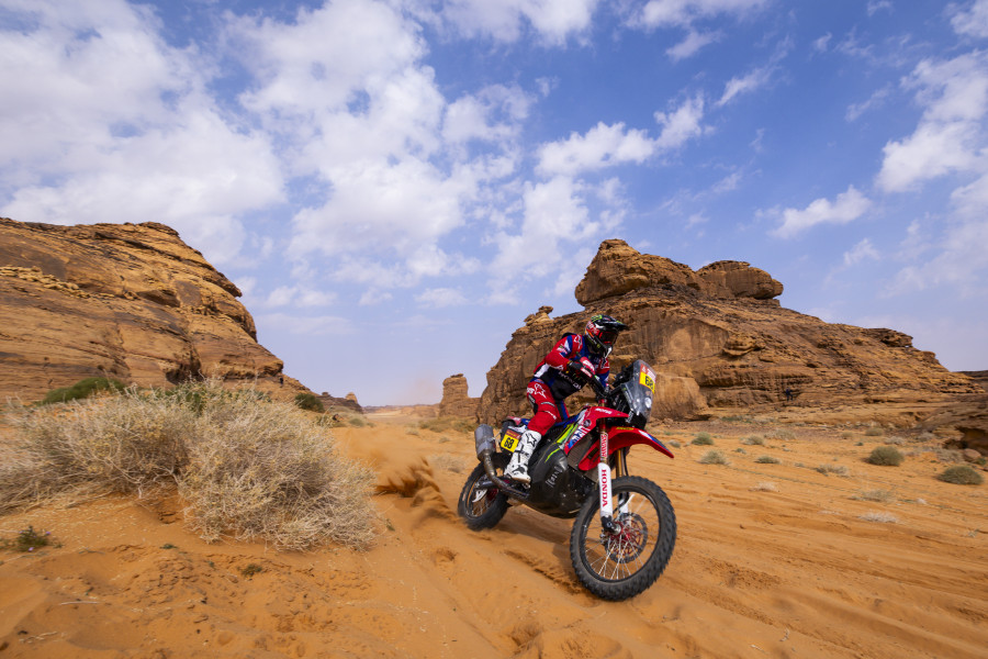 El español Schareina se retira en la primera etapa y dice adiós al sueño del Dakar 2024