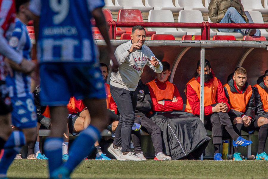 Raúl Llona, ¿a la tercera va la vencida para el Depor frente al técnico riojano?