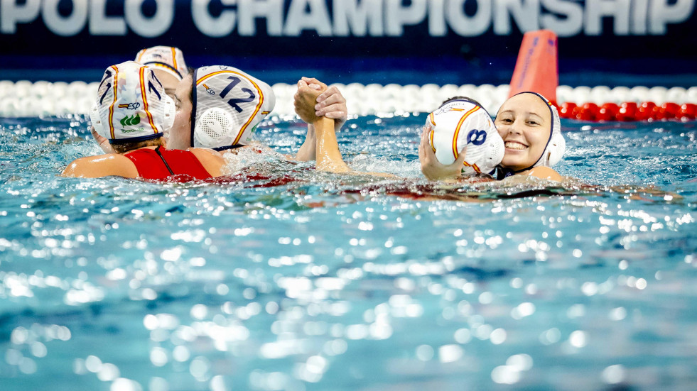 España se mete en la final tras ofrecer una lección de waterpolo ante Grecia (13-5)