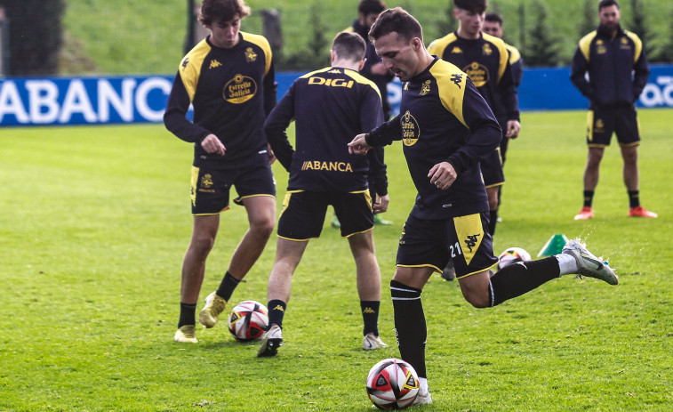 Pablo Valcarce vuelve a entrenar con el Depor