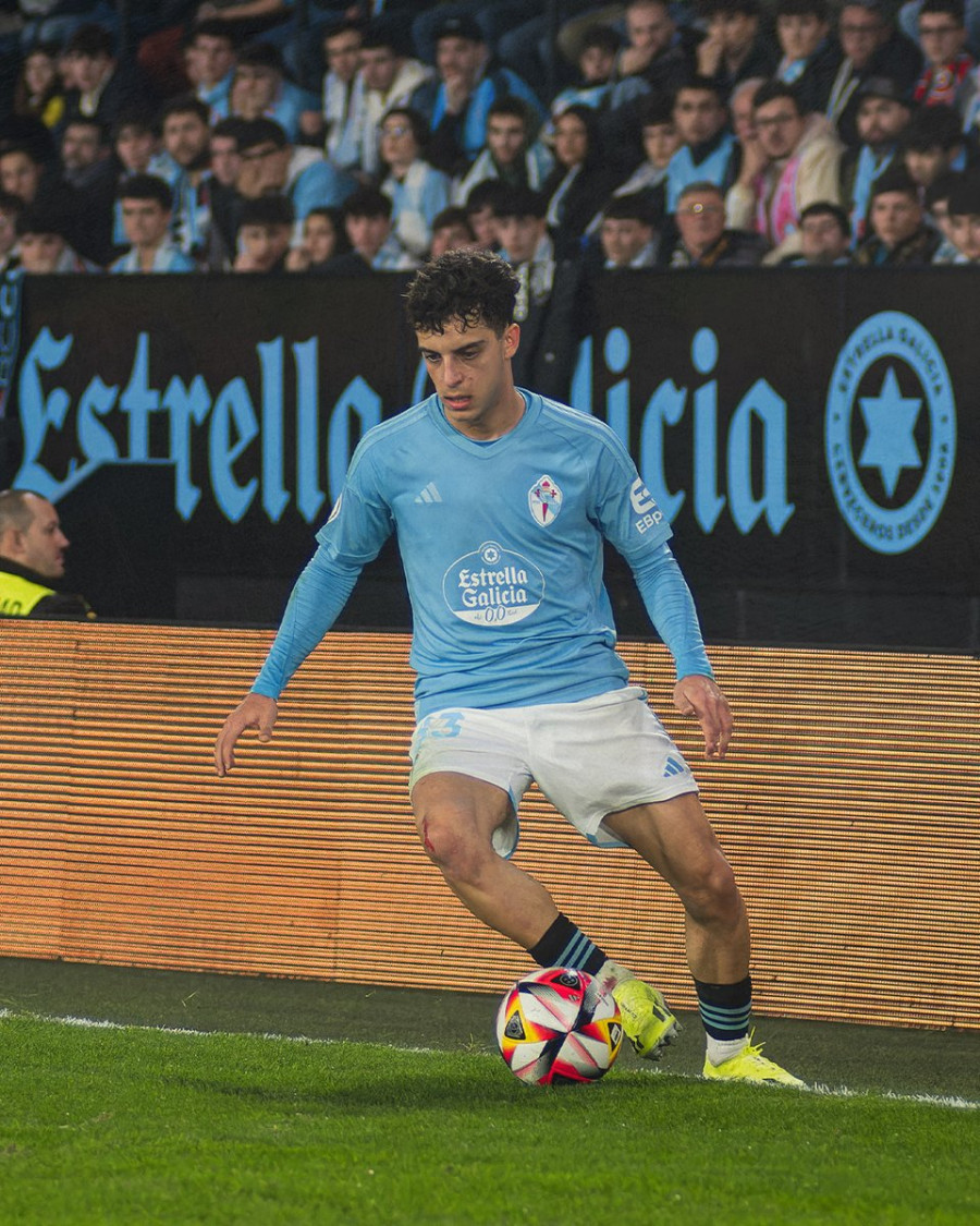 Hugo Álvarez, tras renovar con el Celta hasta 2028: "En mi cabeza solo estaba seguir aquí"