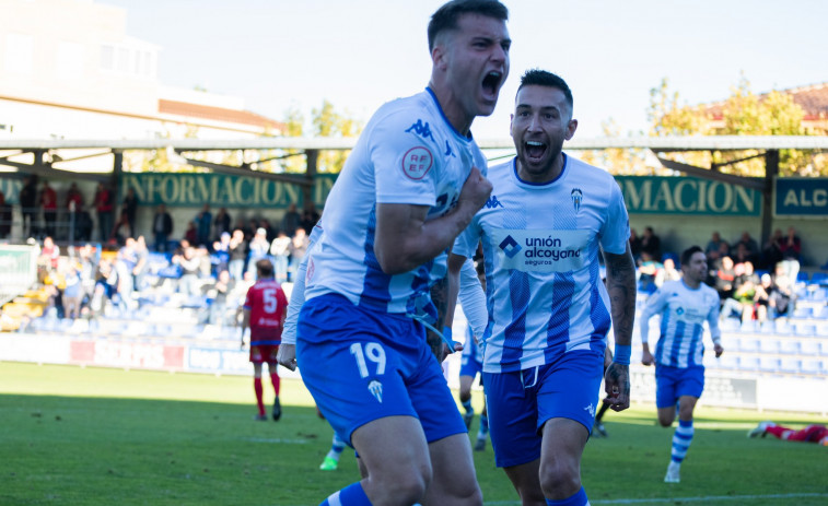 El Depor confirma el fichaje del delantero Raúl Alcaina hasta 2026