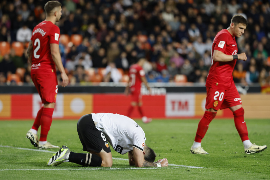 Greif ensaya para la final de Copa con una actuación estrella en Mestalla (0-0)