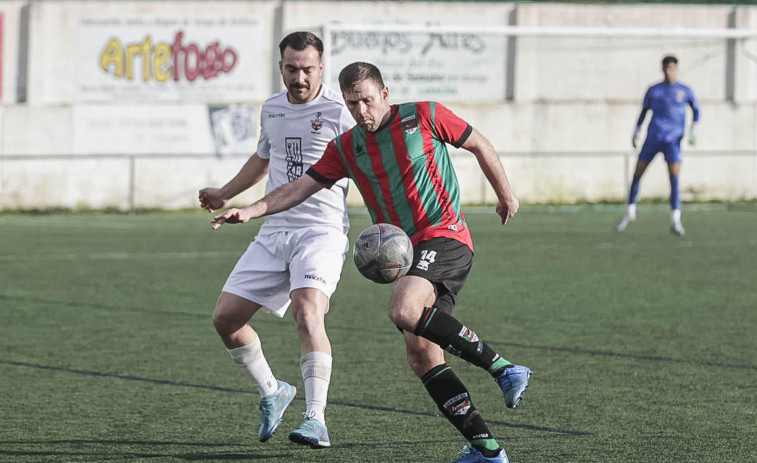 Los jugadores del Laracha, que llevan meses sin cobrar, indignados con su presidente