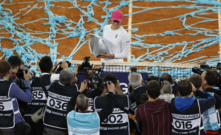 Swiatek gana su primer título en Madrid ante Sabalenka