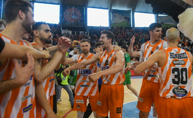 El Leyma Coruña tumba a Castelló y ya tiene cita para el ascenso (95-82)