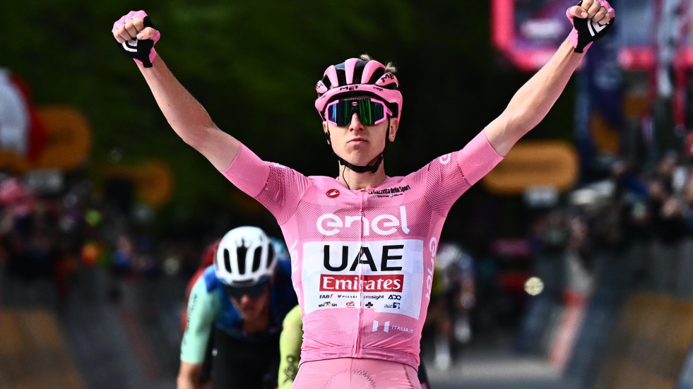 Pogacar impone la fuerza de la maglia rosa con triplete en Prati di Tivo