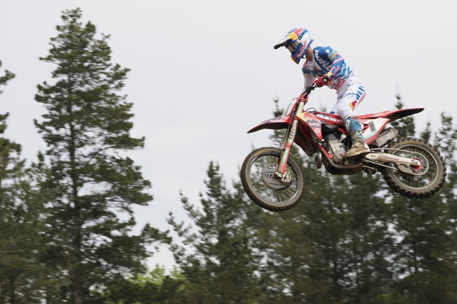 Jorge Prado arrasa en Lugo y recupera el liderato