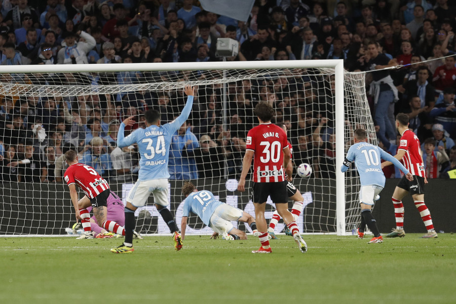 El canterano Hugo Álvarez acerca al Celta a la permanencia (2-1)