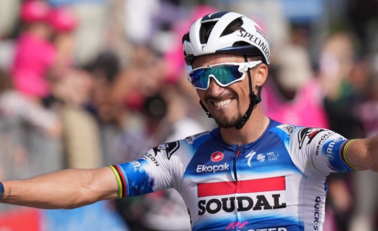 Alaphilippe exhibe poderío y Pogacar sigue siendo el líder