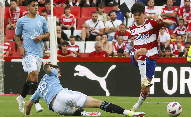 El Celta gana al descendido Granada y certifica su permanencia (1-2)