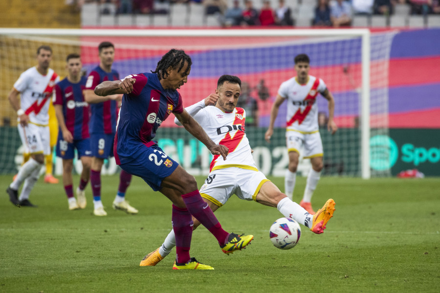 El Barcelona vence al Rayo Vallecano  y consigue la segunda plaza  (3-0)