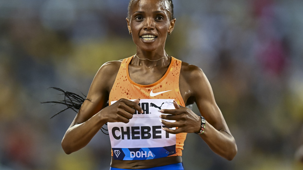 Beatrice Chebet destroza el récord mundial de 10.000 metros en pista en Eugene