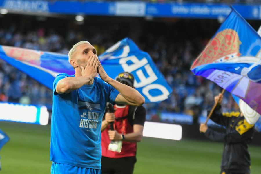 La celebración en Riazor: 'El Mambo', el 'Lucas se queda', el tinte de Idiakez...