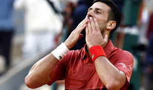 Djokovic se retira de Roland Garros por una lesión en la rodilla derecha