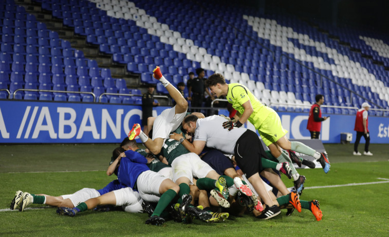 El San Tirso, campeón de la Copa de A Coruña tras una final vibrante