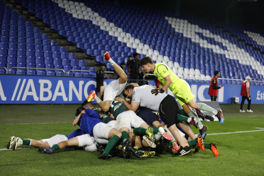 El San Tirso, campeón de la Copa de A Coruña tras una final vibrante