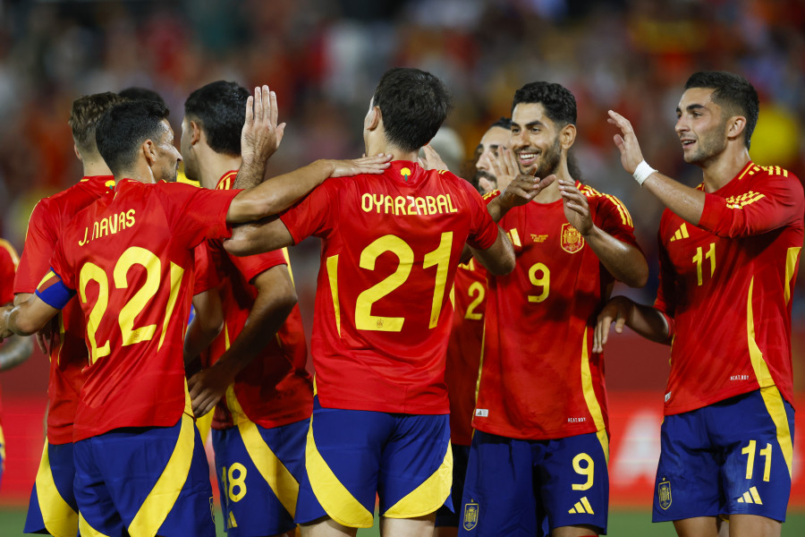 España golea a Andorra en su primer test previo a la Eurocopa (5-0)