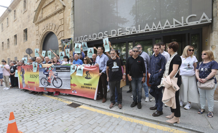 El padre de la ciclista Estela Domínguez sale 