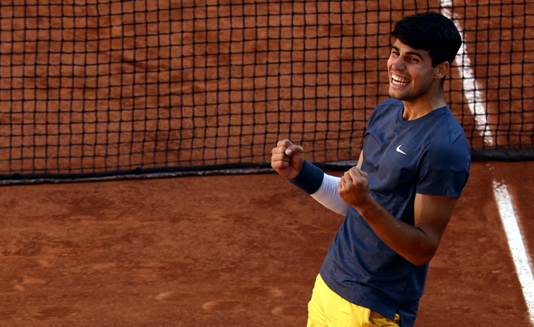 Épica remontada de Alcaraz ante Sinner camino de su primera final en Roland Garros