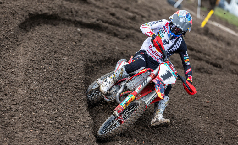 Jorge Prado gana en Indonesia e inicia la reconquista del Mundial de motocross