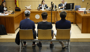 Condenados a 8 meses de cárcel 3 aficionados por insultos racistas a Vinícius en Mestalla