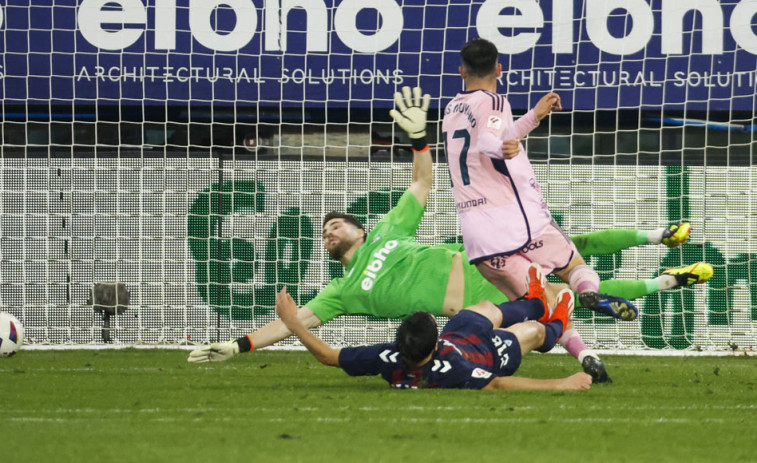 El Oviedo sorprende al Eibar y se clasifica para la gran final (0-2)