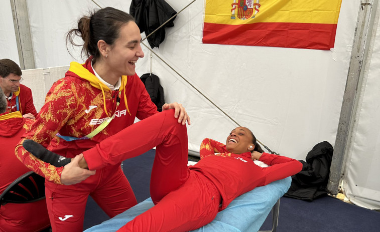 Patri Carballo, las manos coruñesas que cuidan del atletismo español